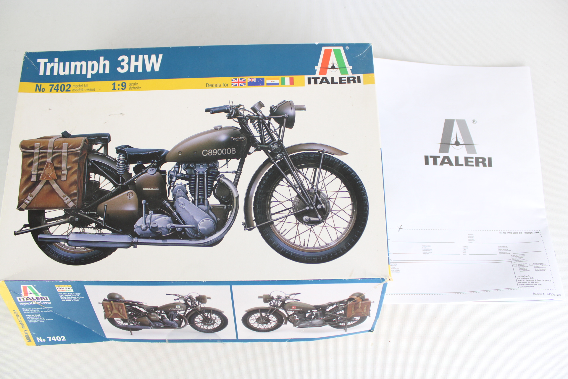 Italeri Triumph 3HW Military Motorcycle 1:9 Scale Model Kit No 7402