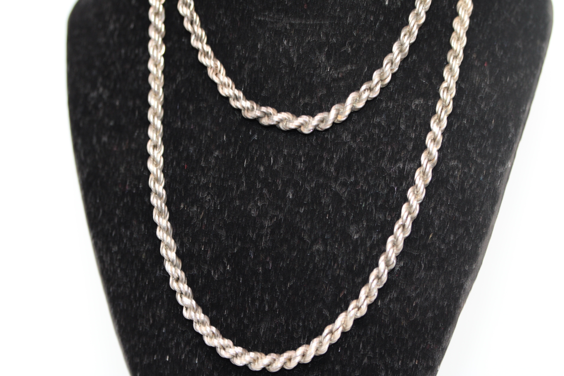 Silver rope chain