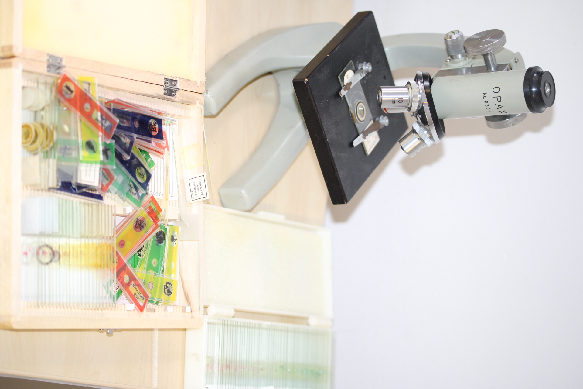 Microscope with slides & accesories