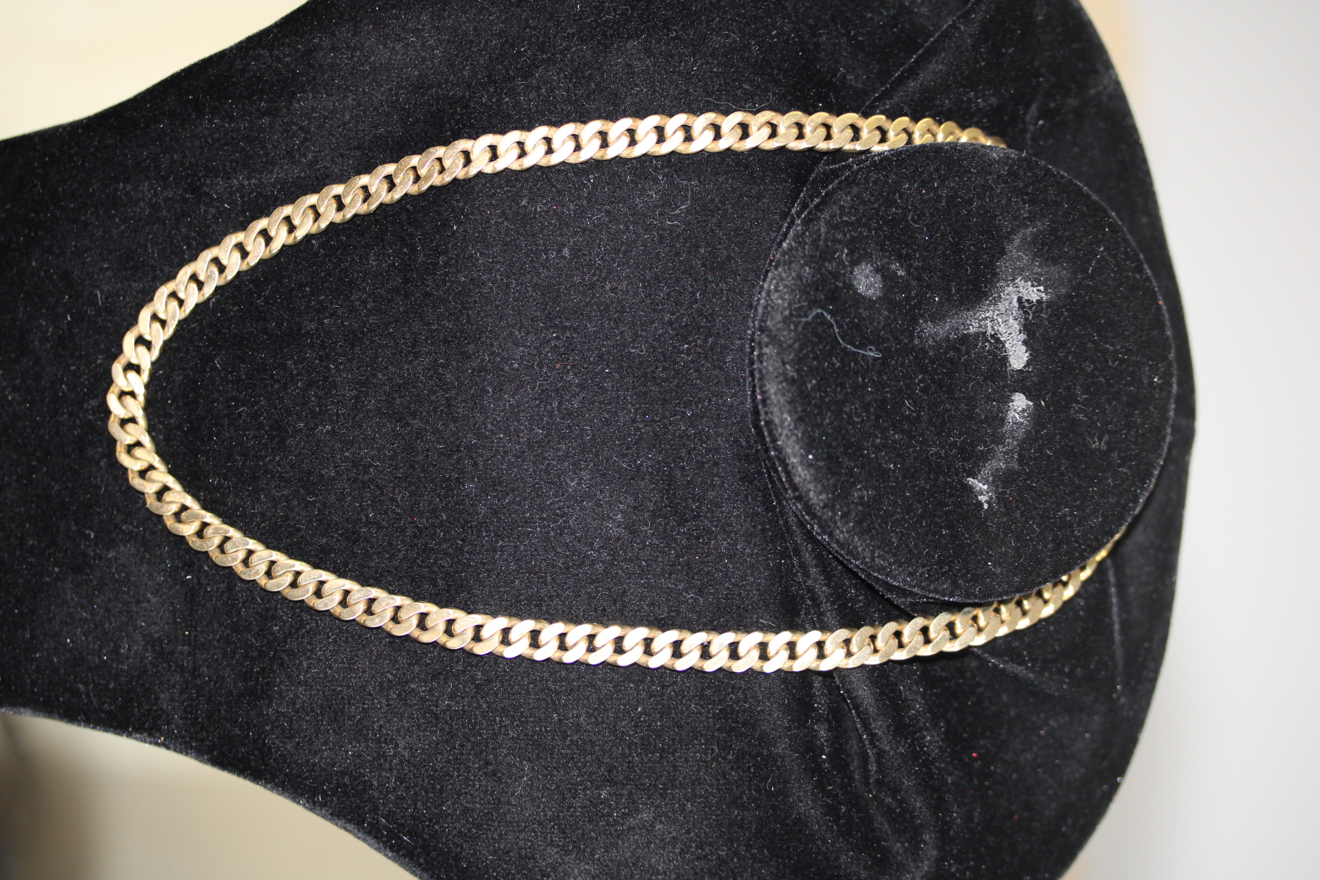 9ct Gold heavy gents curb chain Weight 51.4g 18inches