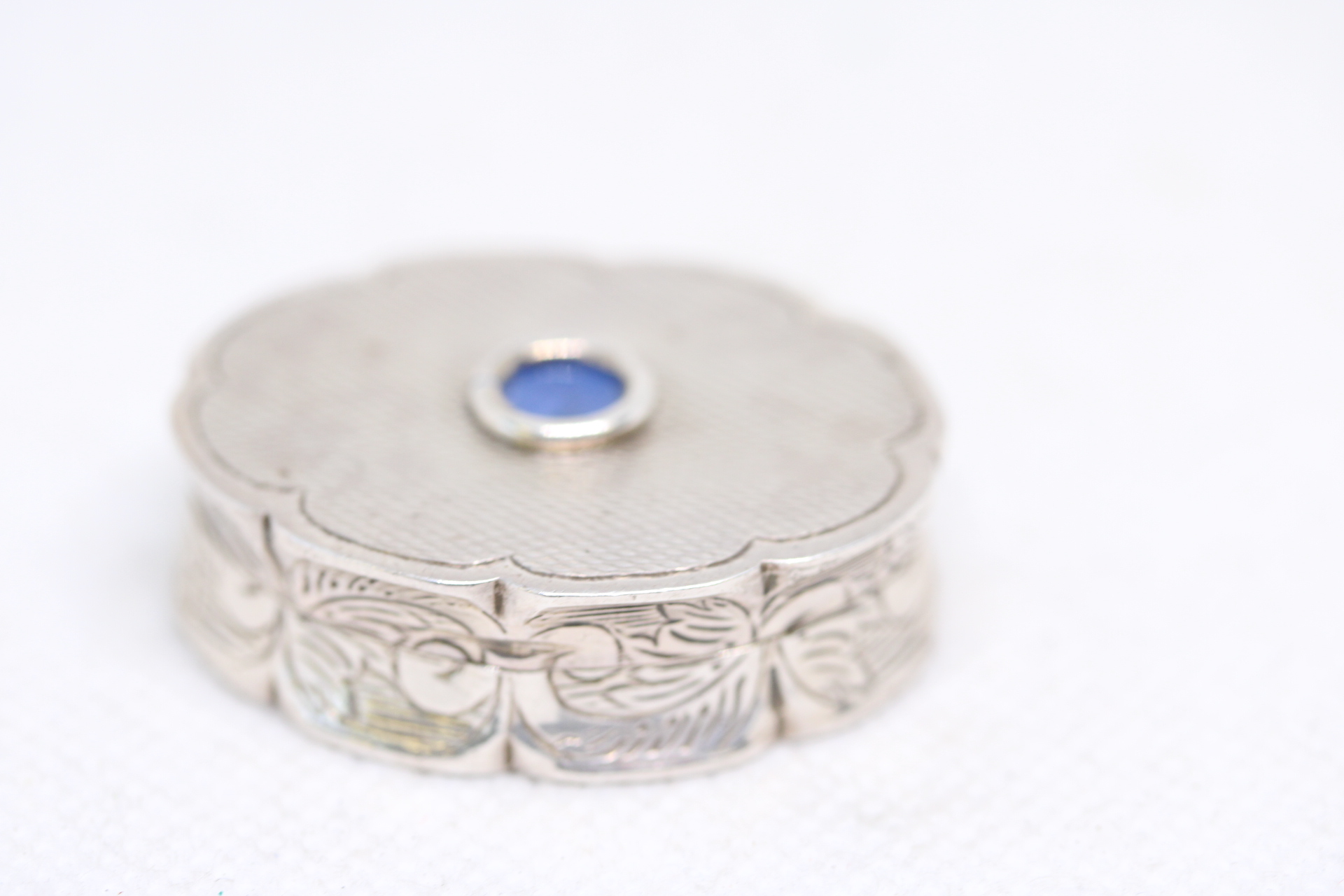 Silver snuff/pillbox Birmingham 1970 Width 4 cm