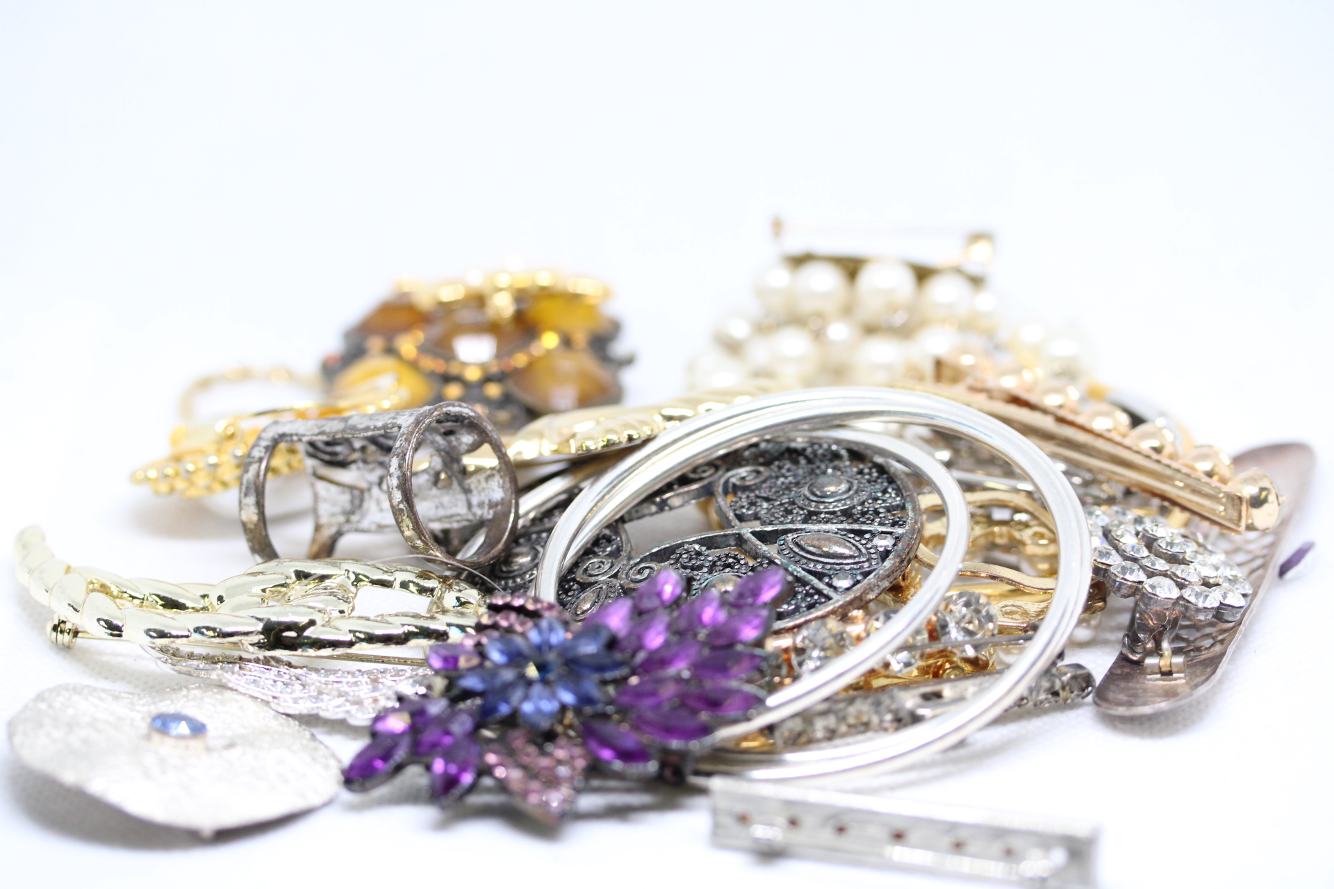 Unsorted costume jewellery