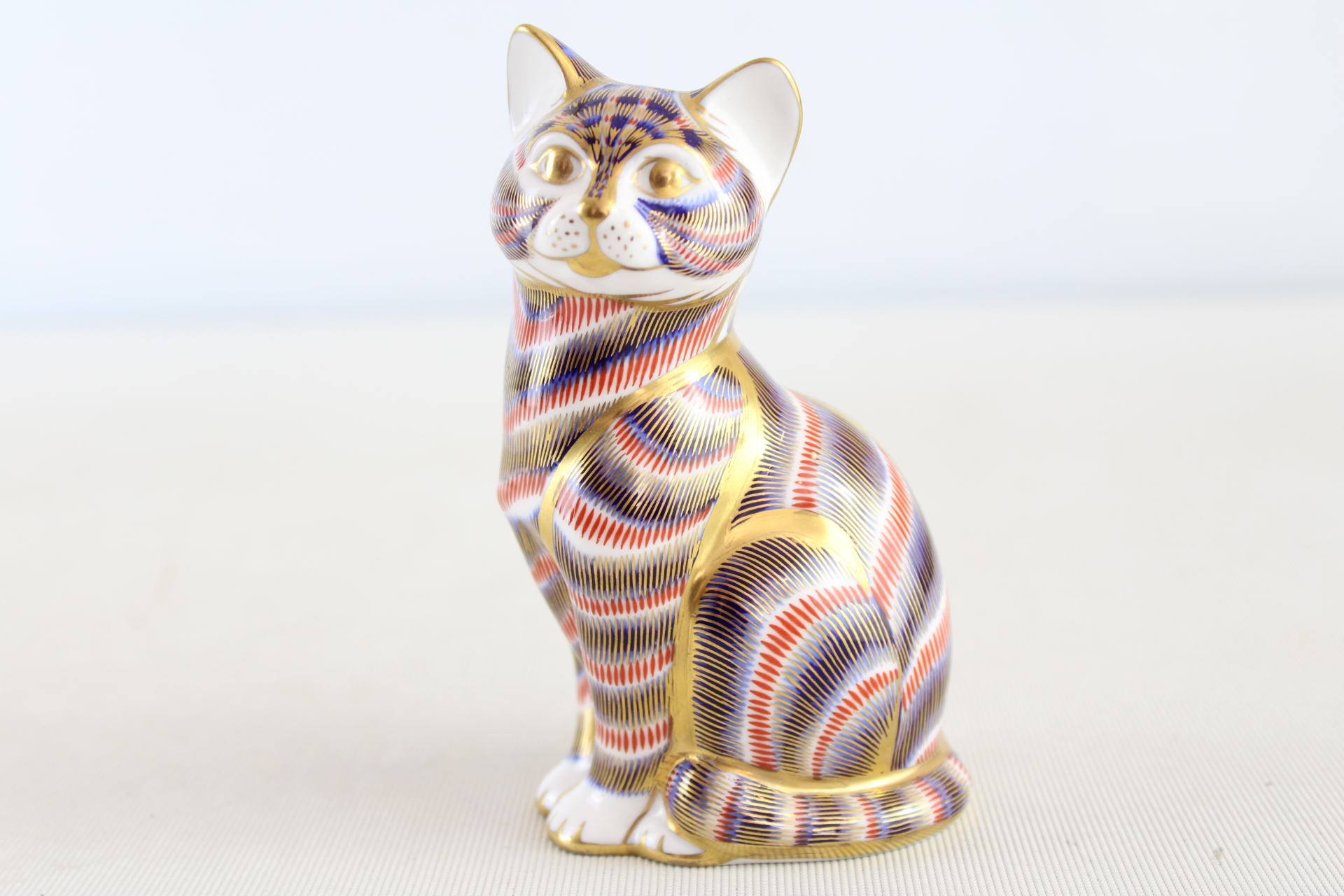 Royal crown derby sitting cat silver stopper