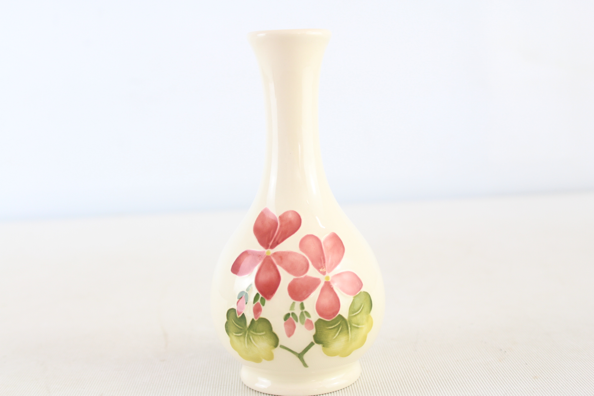 Moorcroft 6'' vase Geranium pattern