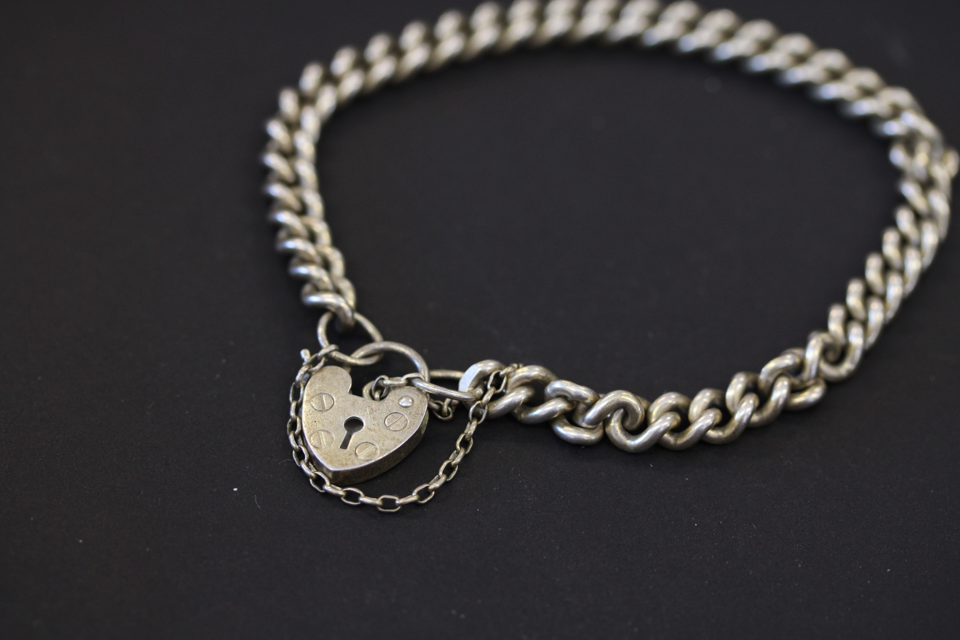 Silver wrist chain 26g