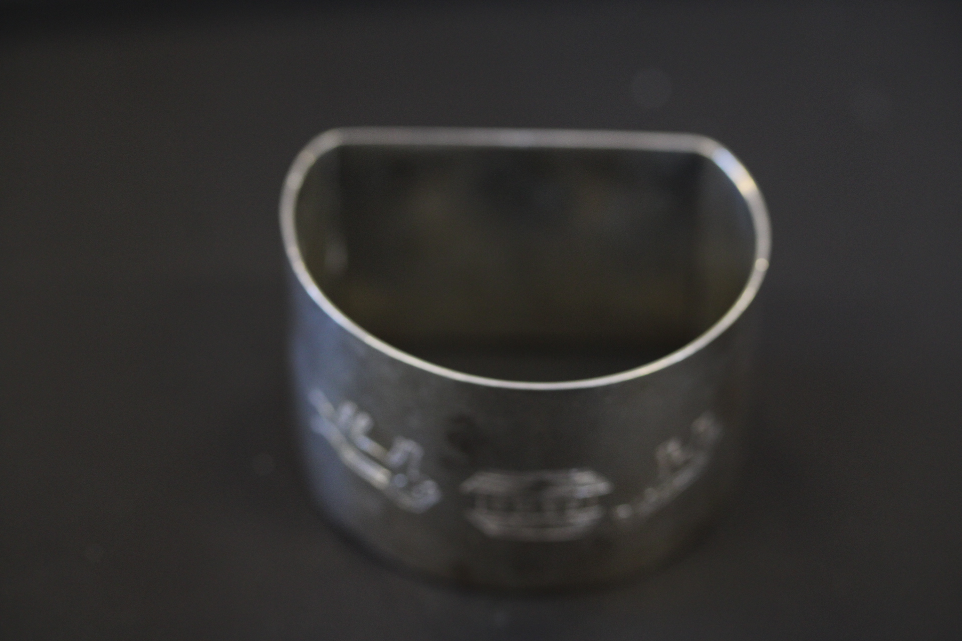 Silver napkin ring London 36g