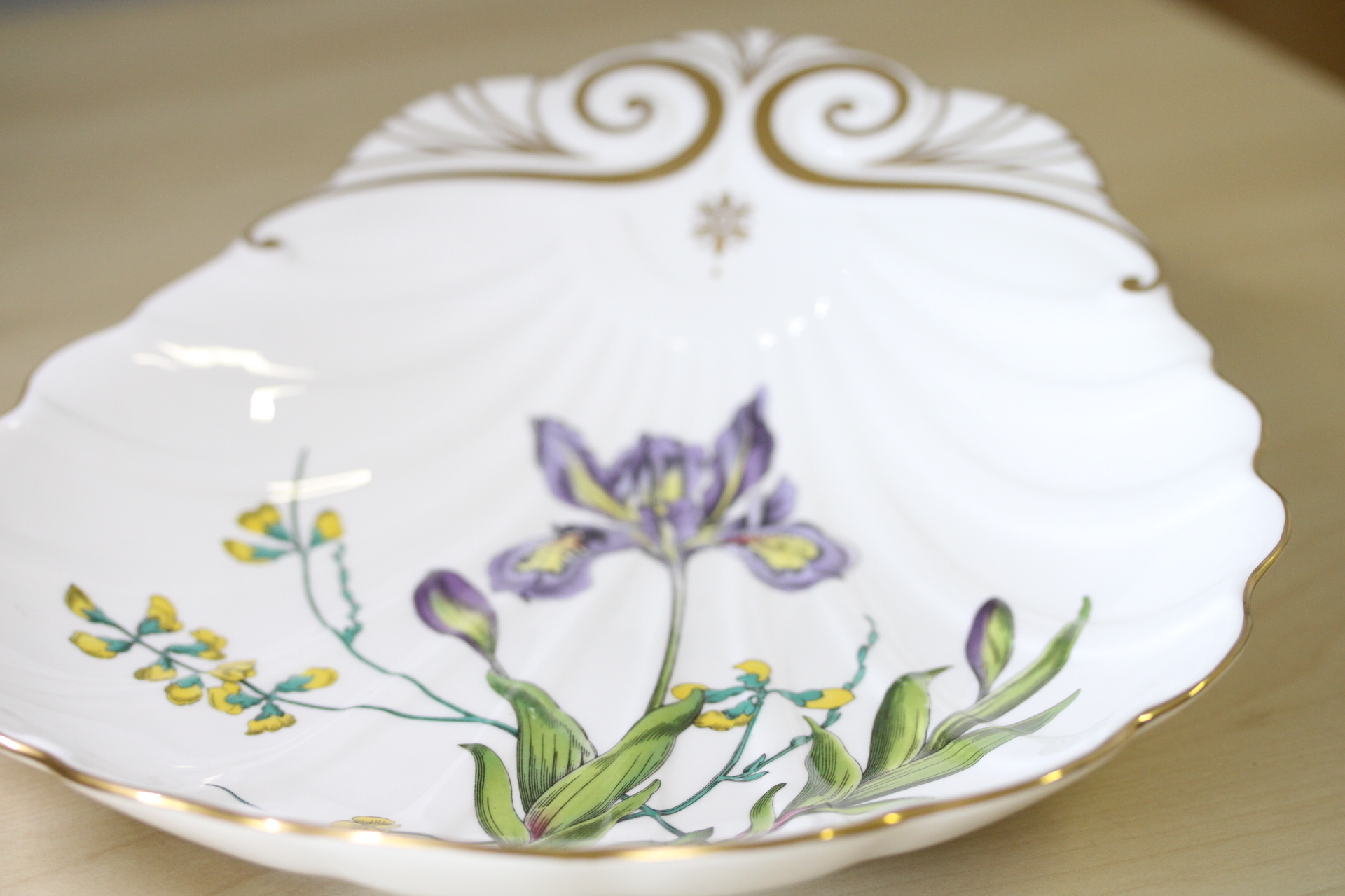 Spode shell dish