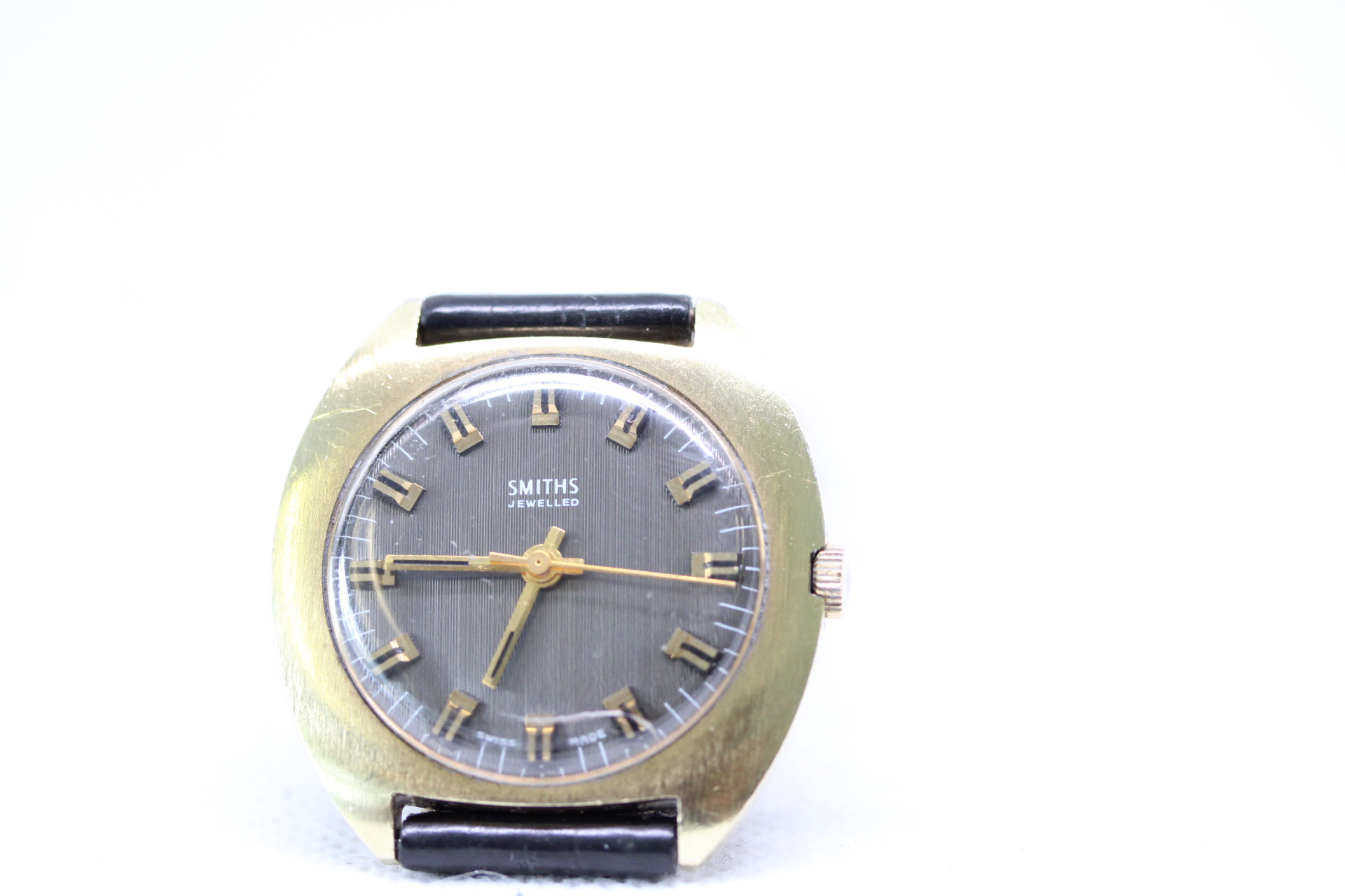 Gents Gold Plated Smiths Swiss Made Jewelled Mechanical Watch in Tonneau Case.