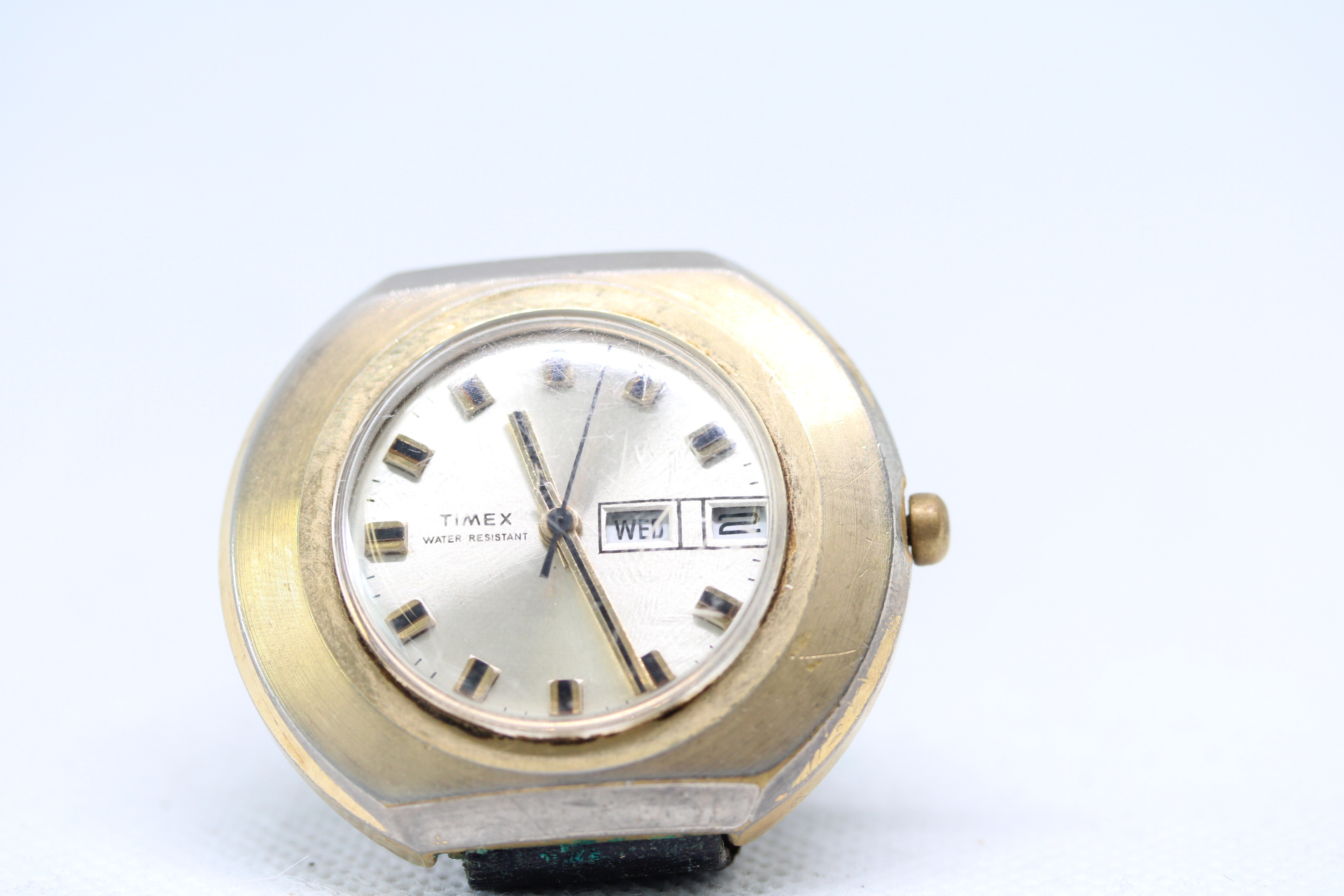 Gents Timex Vintage Mechanical Watch with Day and Date.