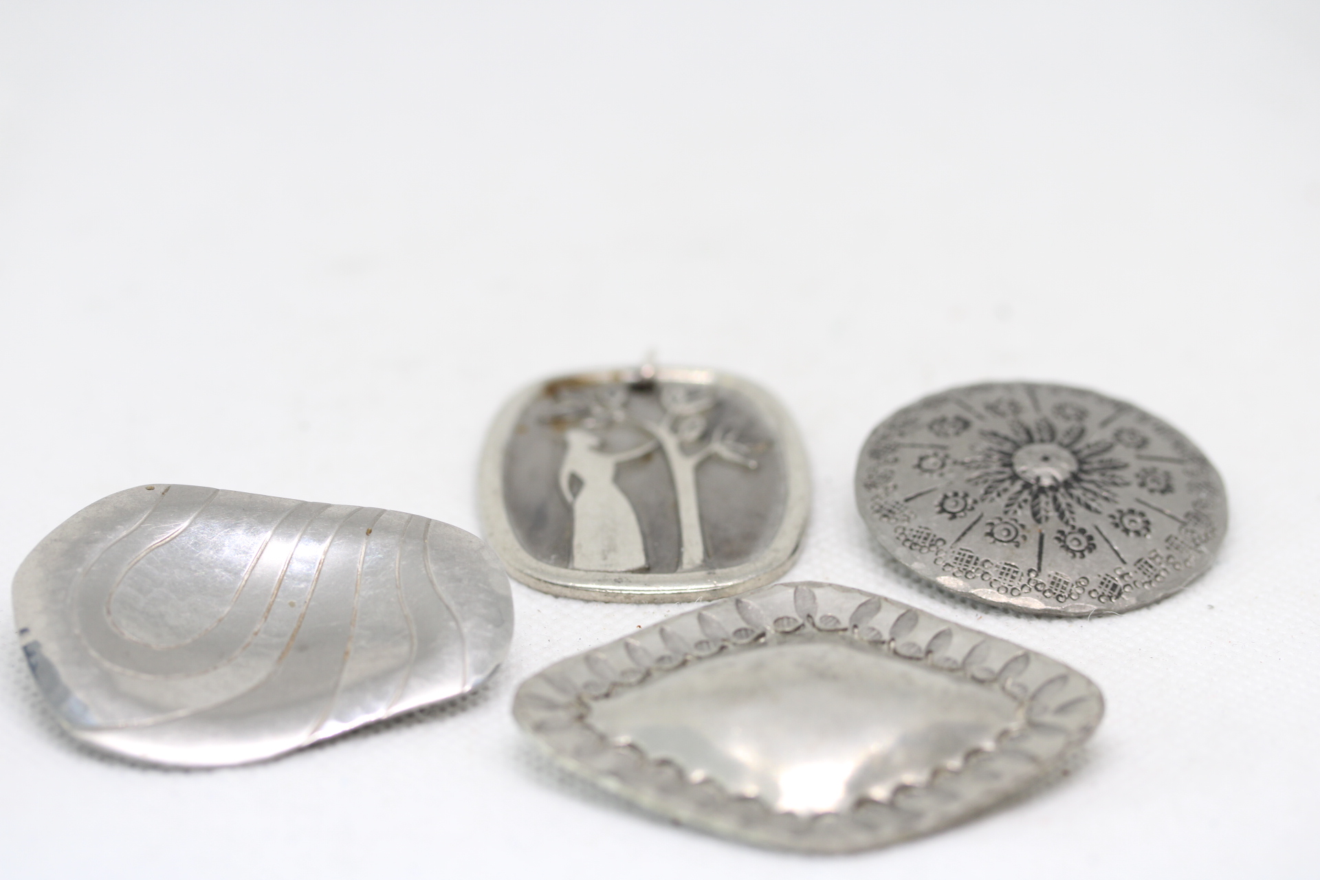 4x Norwegian pewter brooches