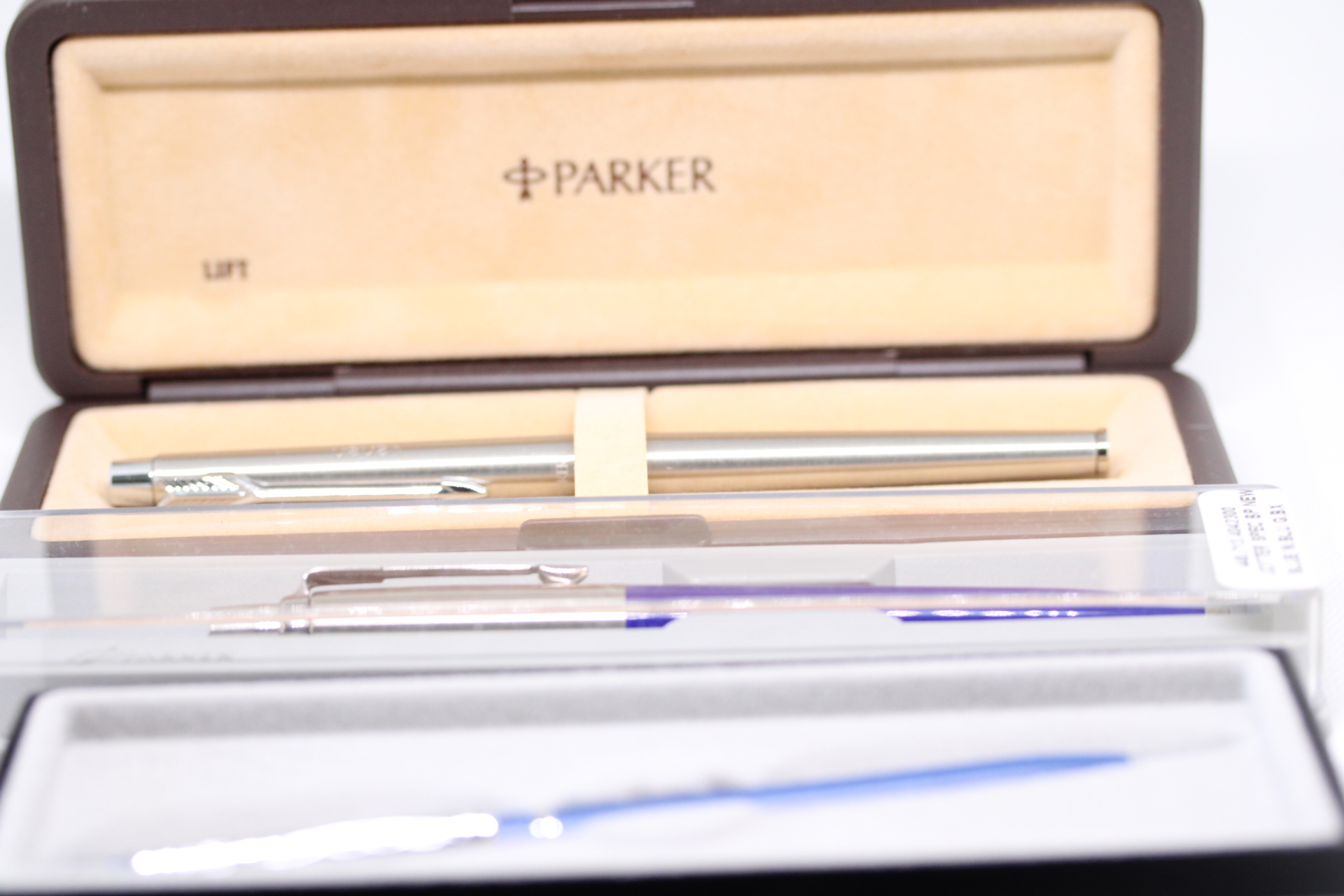 2x Parker pens & others