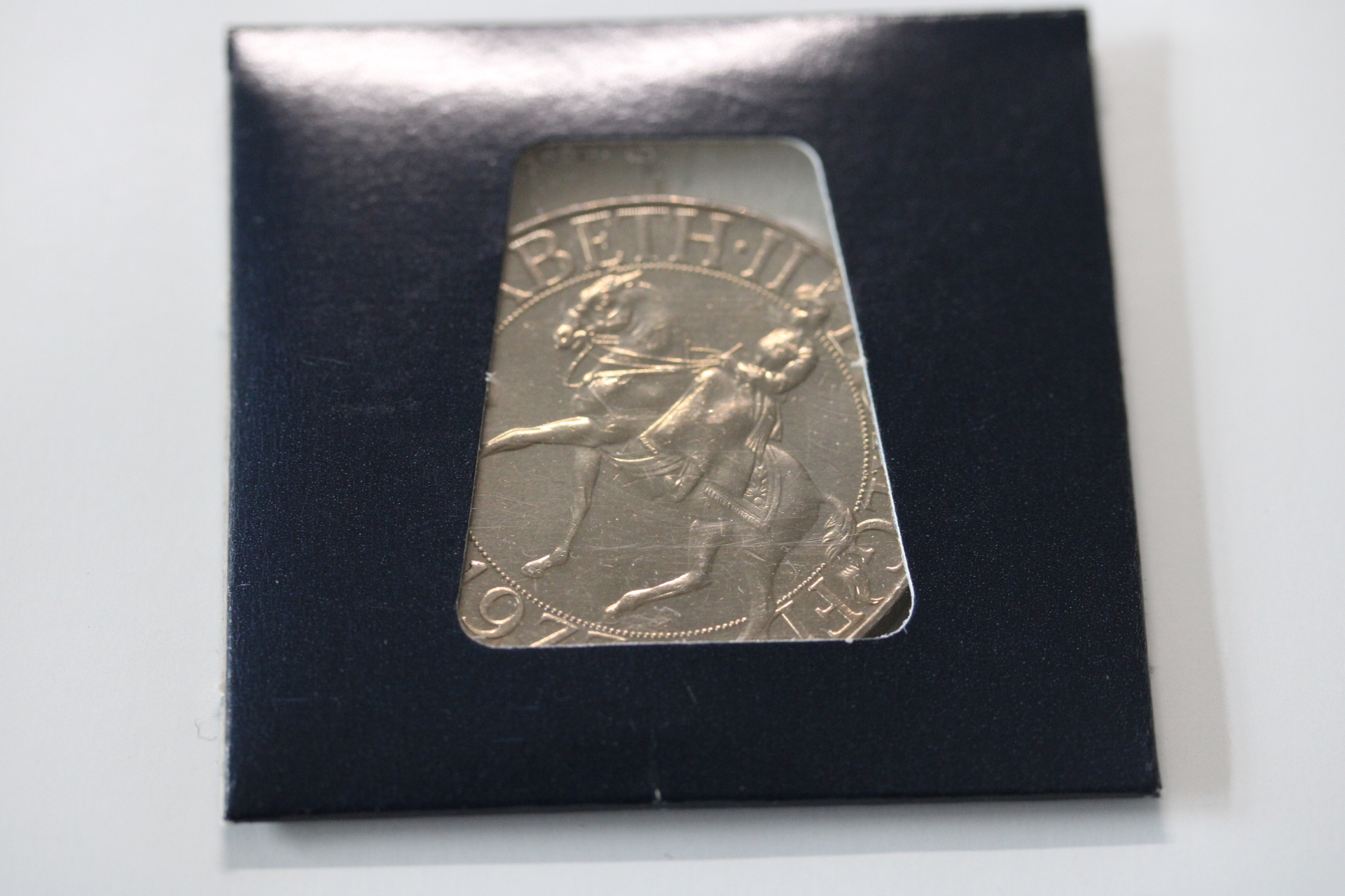 1977 Silver Jubilee coin with presentation pack & coa