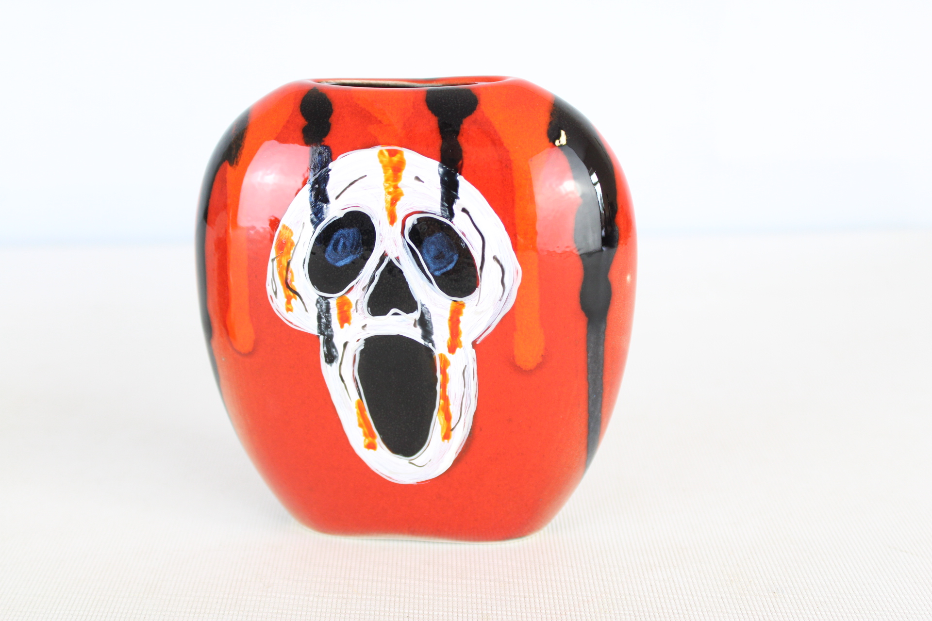Anita Harris scream vase signed in gold