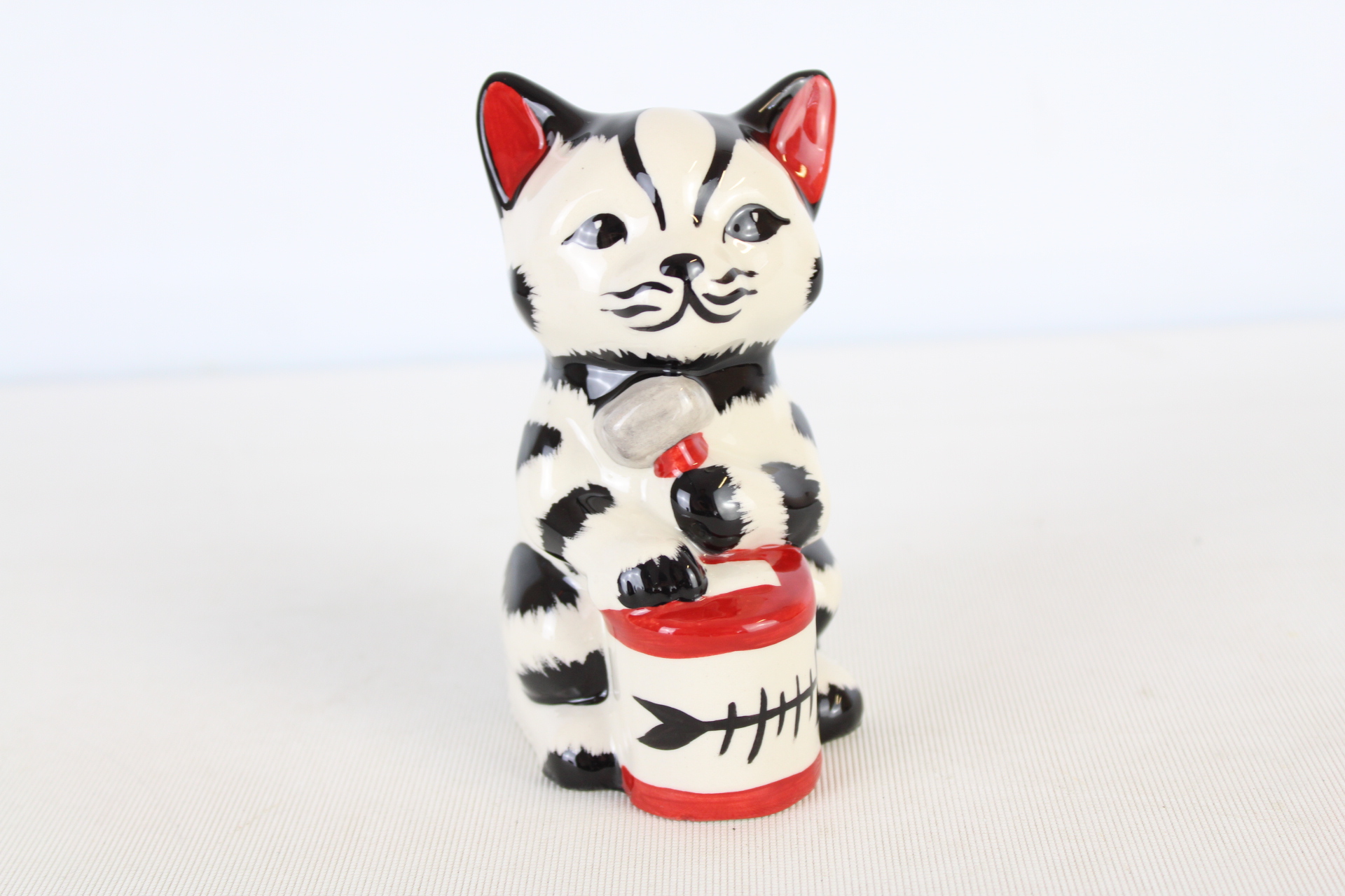 Lorna Bailey cat tuna