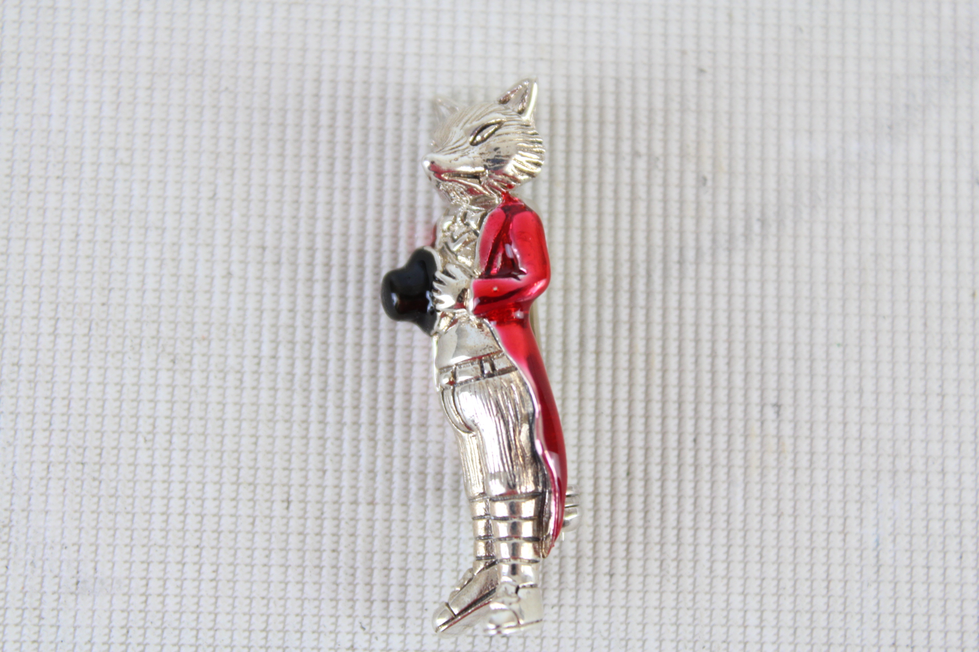 Silver fox brooch
