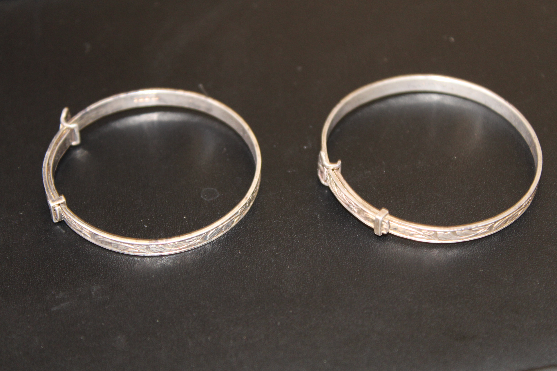 2 Silver bangles Birmingham 18g