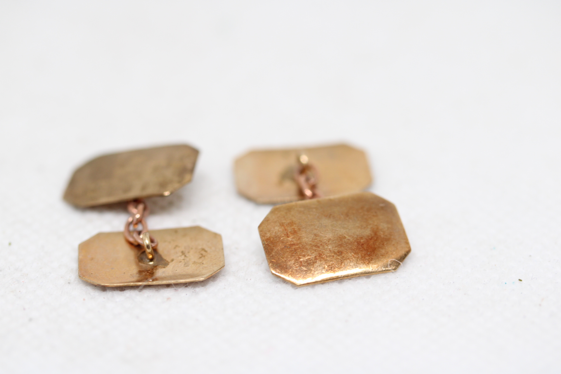 Pair of 9ct gold cufflinks Weight 3.6g