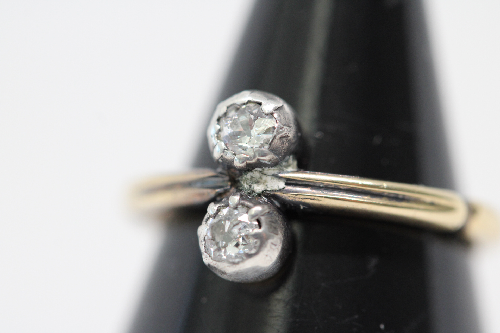 18ct gold ring set with 2 diamonds, each diamond approx 0.3 carat Weight 2.3g Size M