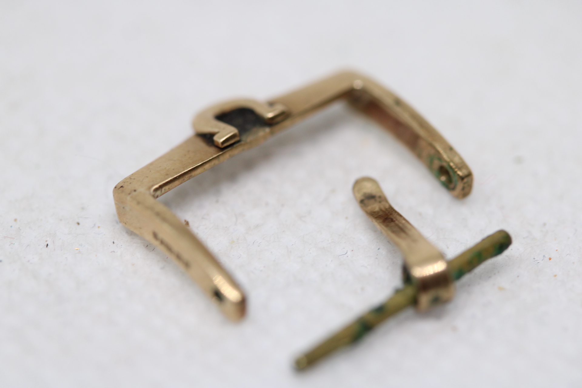 9ct Gold Omega watch strap clasp Weight 1.6g
