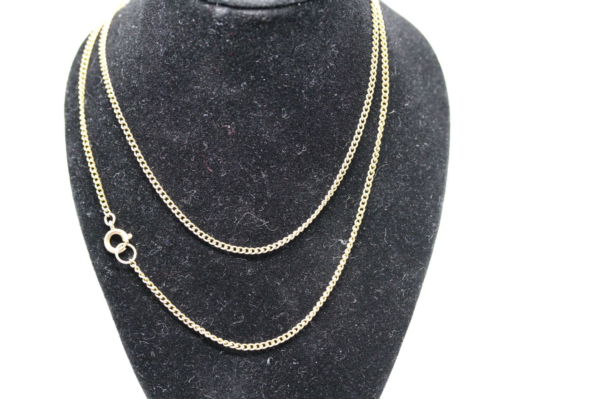 9ct Gold necklace Weight 3.7g