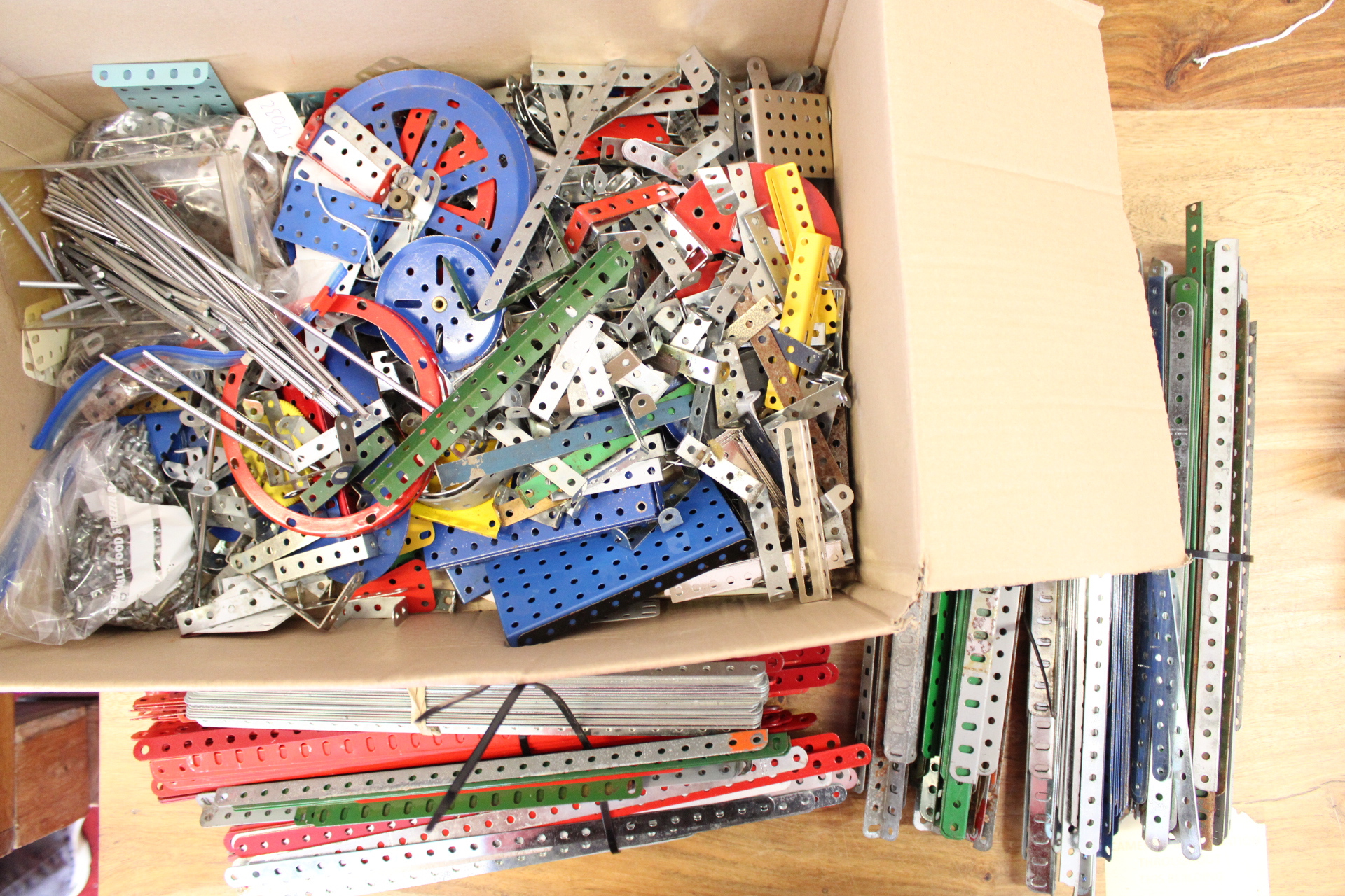 Mid-20th century construction toy parts - Paint and metalwork A.F