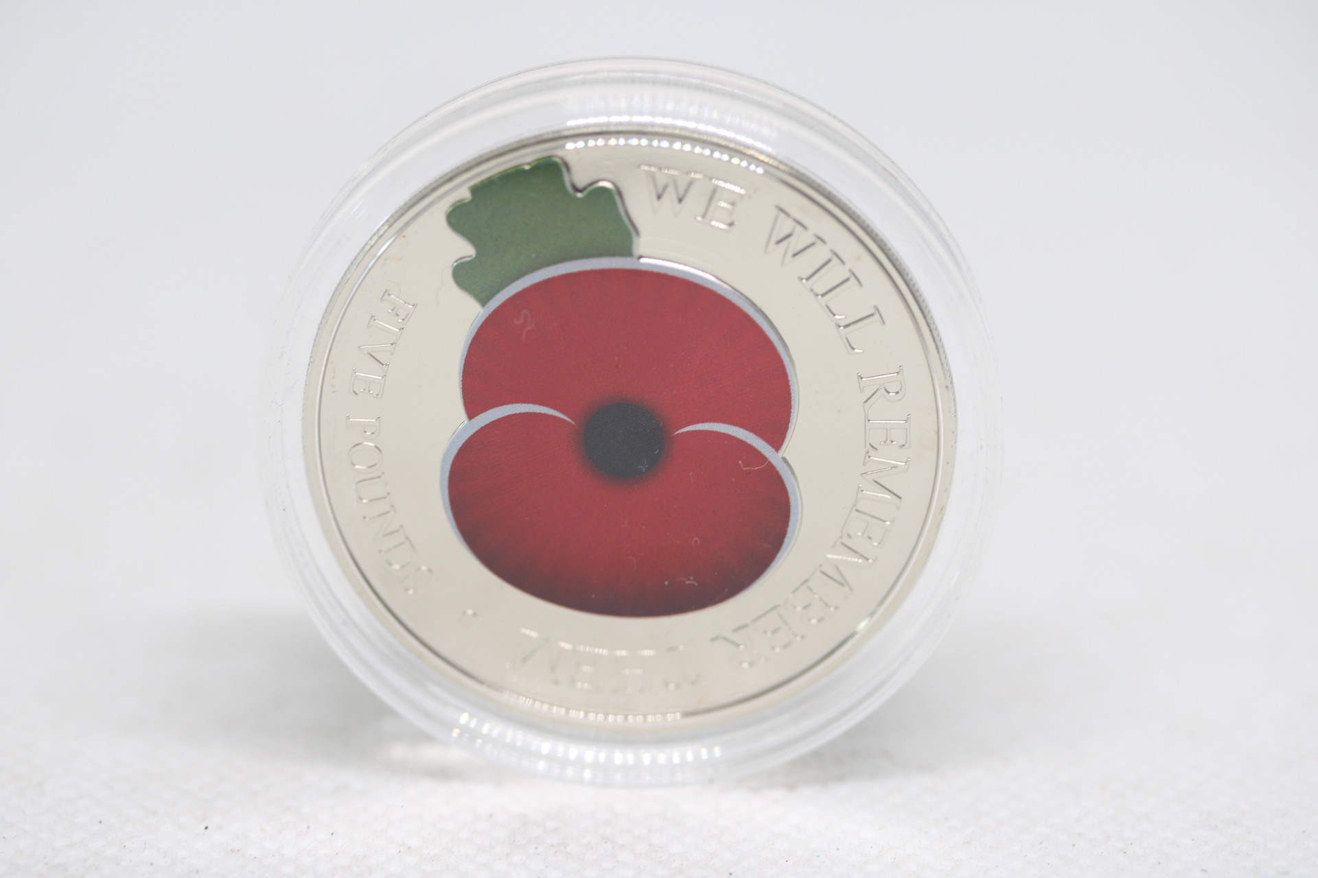 Proof Quality £5 Coin with Coloured Poppy on Front