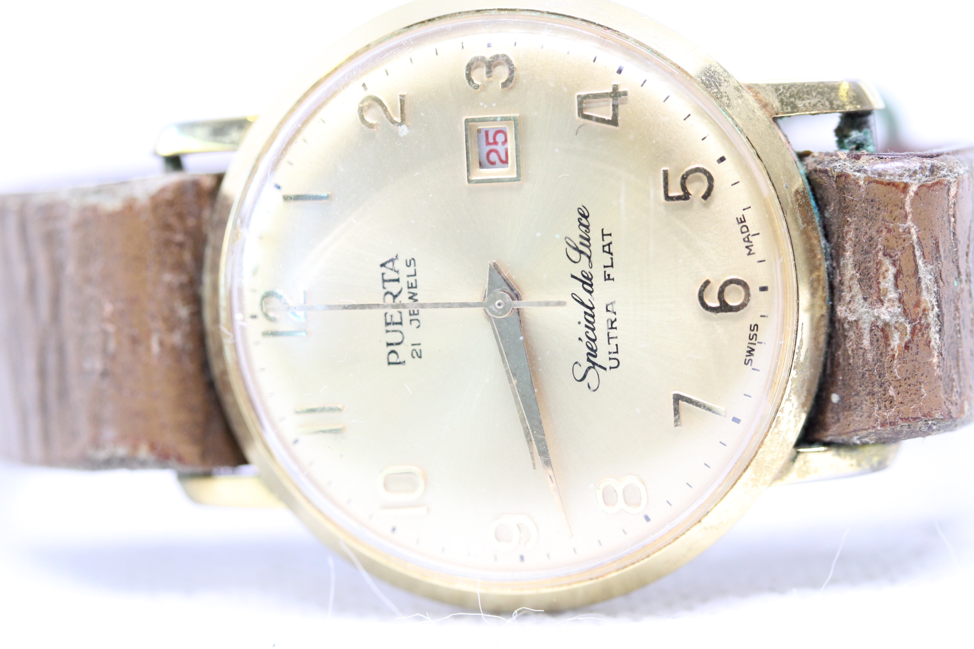 Puerta 21 Jewels Special Deluxe Ultra Flat Gold-Plated Gents Swiss Made Mechanical Watch.