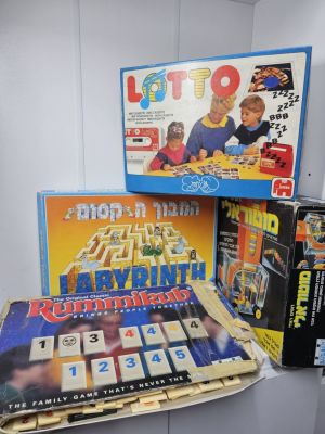 אוסף משחקי קופסה. לא נבדקו חוסרים