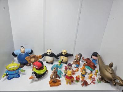 לוט דמויות. פו הדוב 
טום וג'רי 
עידן הקרח 
אלאדין ועוד..