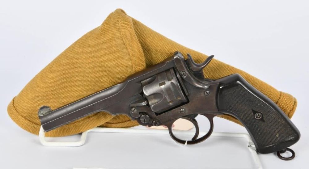 Lot 126: Webley Mark VI Double Action Revolver .455