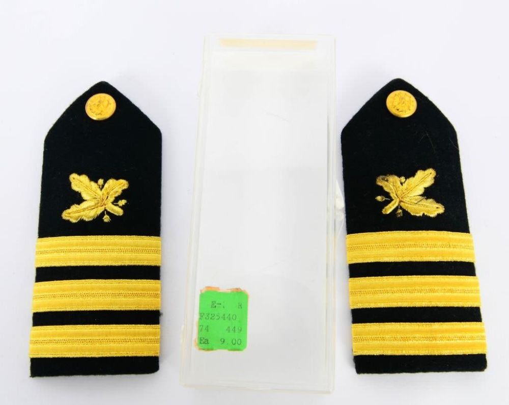Lot 245: Wolf Brown WWII Korean War Navy Shoulder Boards