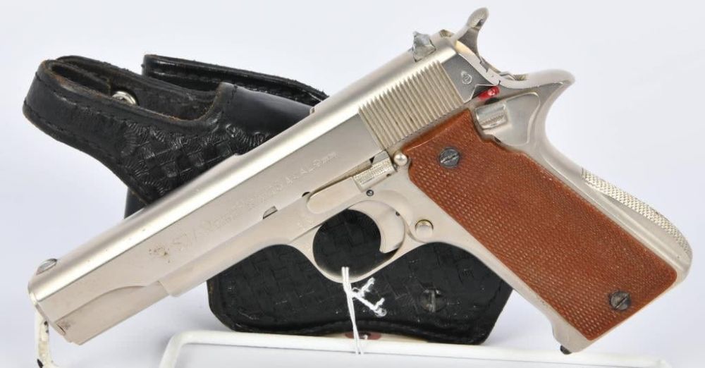 Lot 525: Star Modelo Super Semi Auto Pistol 9mm Largo