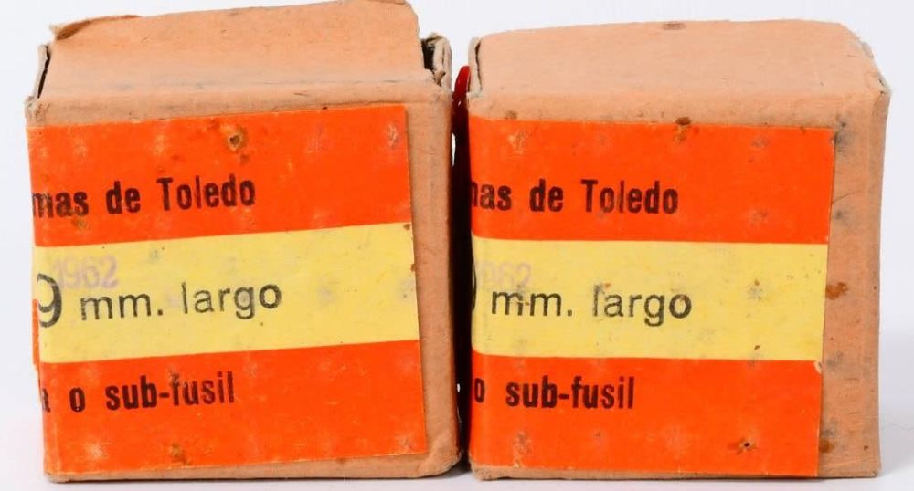 Lot 586: 44 Rds Fabrica De Armes 9mm Largo Ammunition