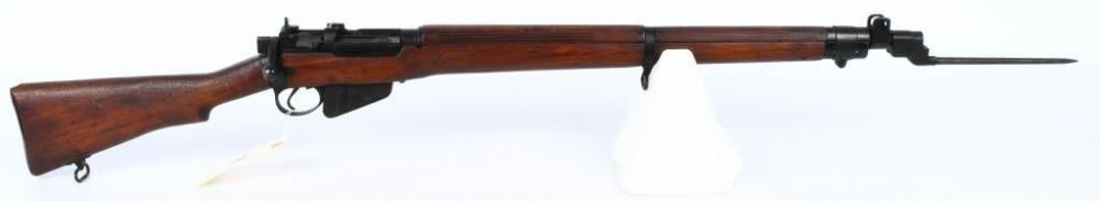 Lot 588: Lee Enfield No.4 MK1 Service Rifle 1942 UK