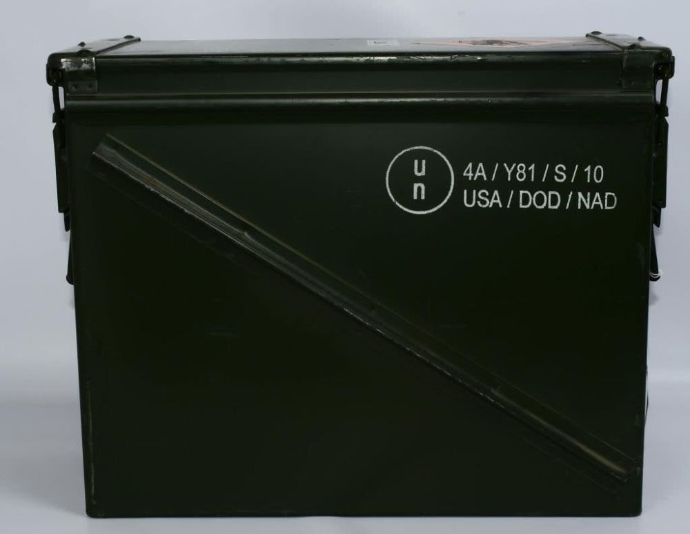 Lot 1057: Extra Large Military Aerial Flares Ammo Can