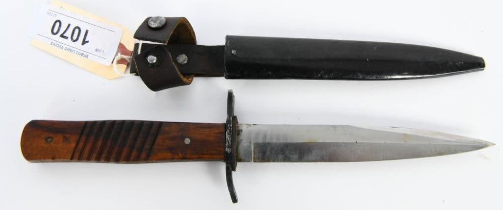 Lot 1070: German WWI / WWII Military Boot Knife