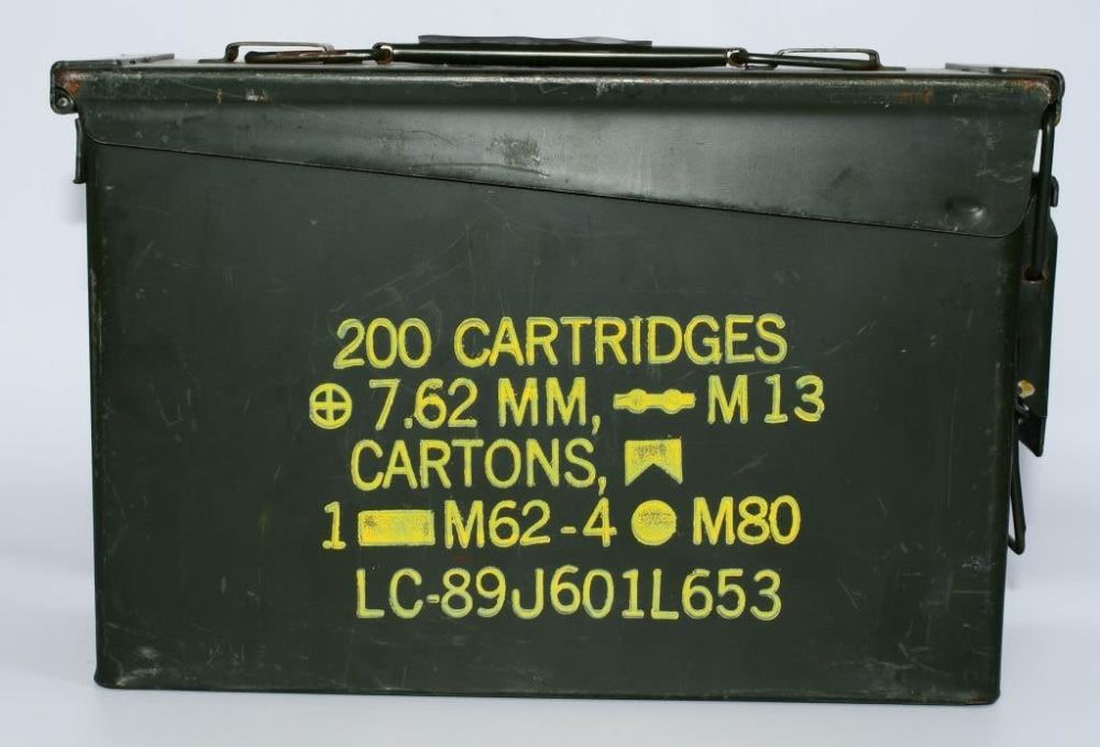 Lot 1084: Military Metal Heavy Duty Ammo Can