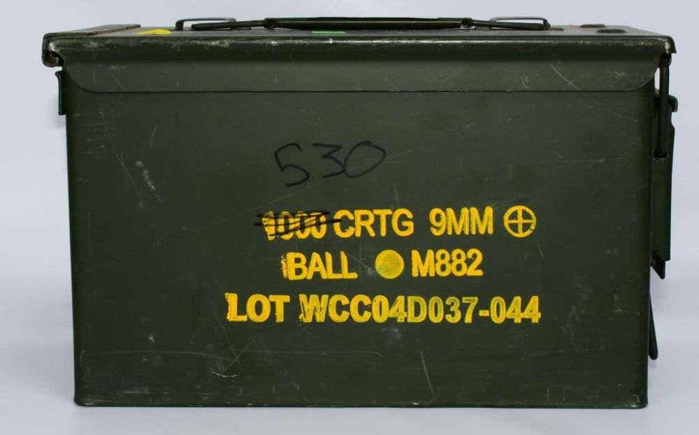 Lot 1147: Military Metal Heavy Duty Ammo Can