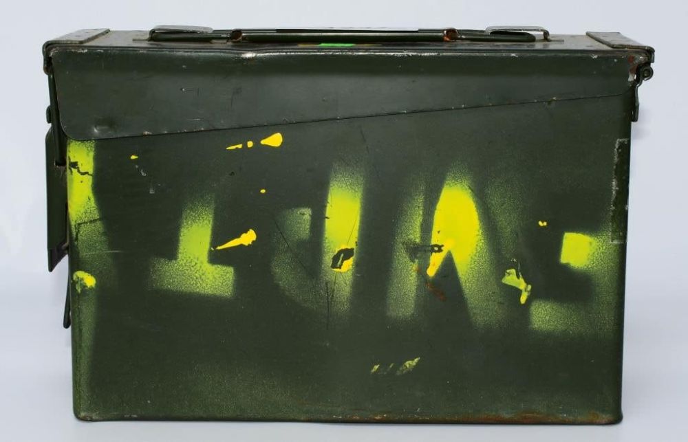 Lot 1237: Military Metal Heavy Duty Ammo Can