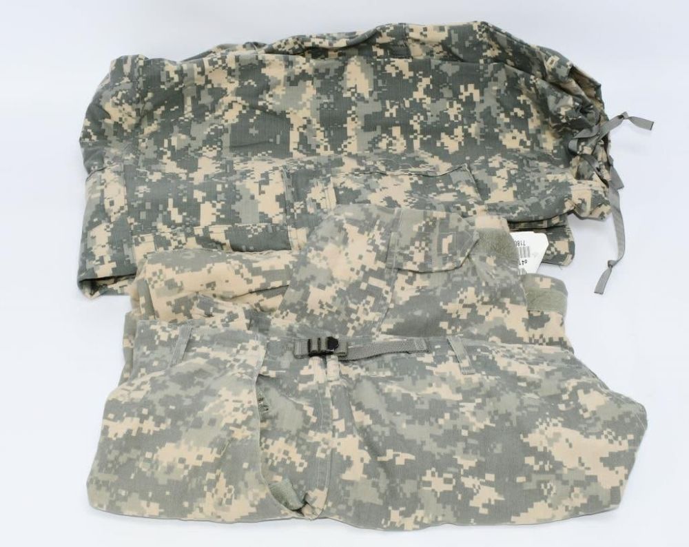 Lot 1271: (2) US Army Combat Trousers 1 new 1 used sz Lg Sho