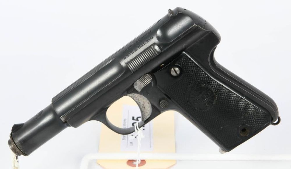 Lot 1425: Scarce Astra Model 3000 Semi Auto Pistol .380 ACP