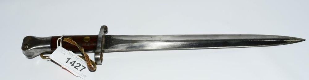 Lot 1427: Rare Vtg British VR (1837-1901) Bayonet w/marking