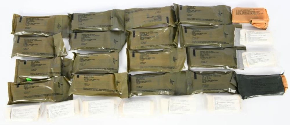 Lot 1568: Large Lot Military Grade Bandage/Gauze Wrapping