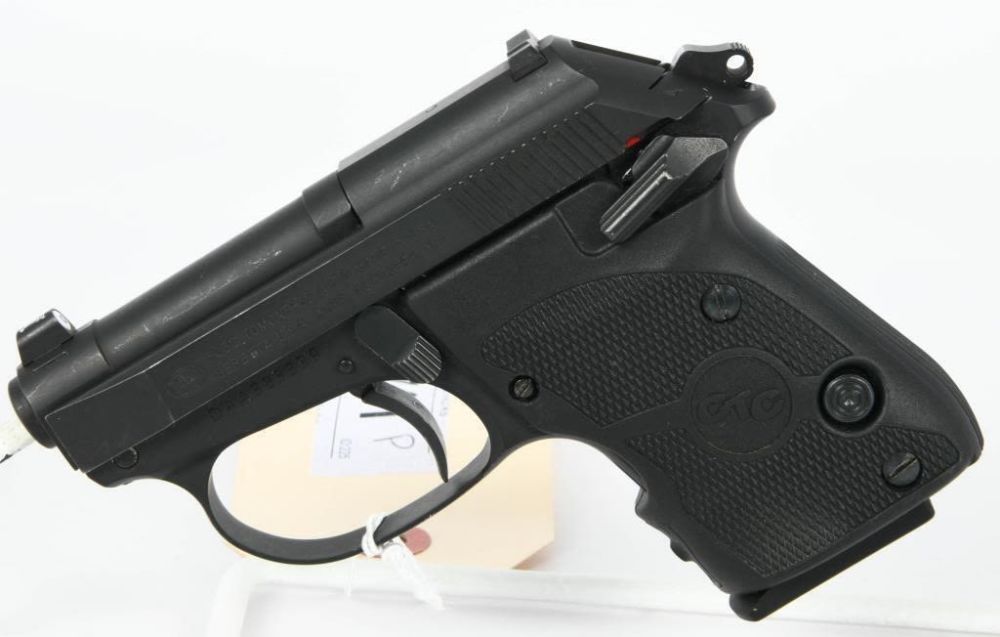 Lot 741: Beretta 3032 Tomcat Semi Auto Pistol .32 ACP