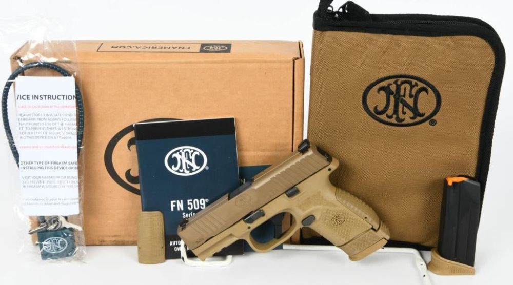 Lot 675: NEW FN FNH Herstal 509 Compact Low Sight 9mm