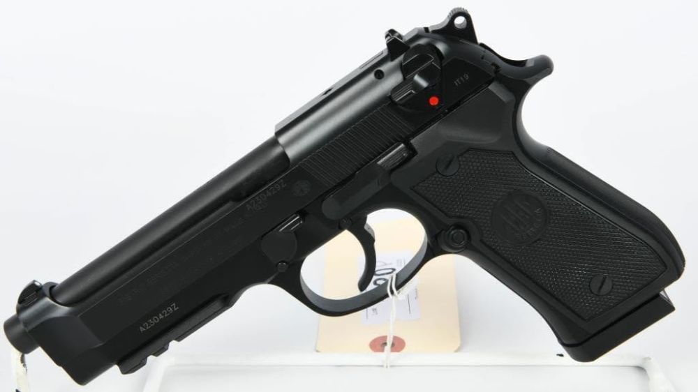 Lot 1320: Beretta 92-A1 Semi Auto Pistol 9MM