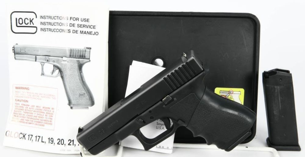 Lot 1590: Glock G23 Gen2 Semi Auto Pistol .40 S&W