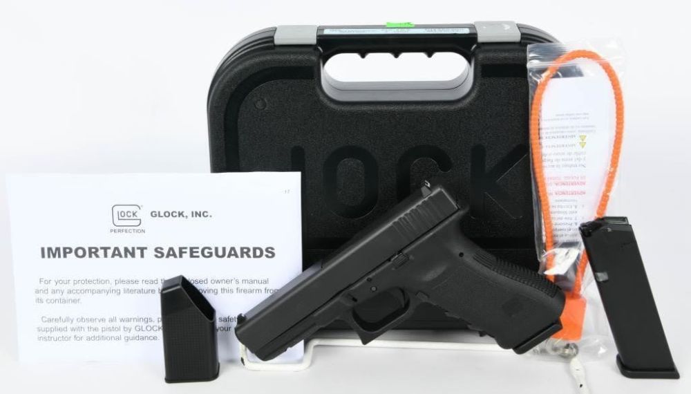 Lot 1860: NEW Glock G22 Gen3 Semi Auto Pistol .40 S&W