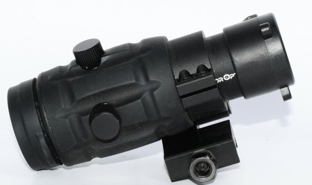Lot 1934: Vector Optic 3x Magnifier With Flip Side Mount...