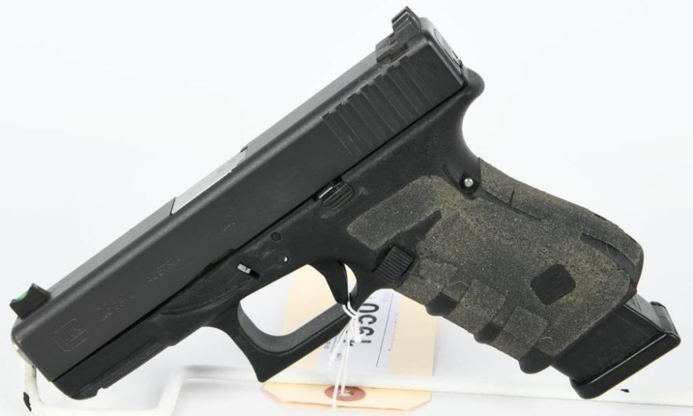 Lot 1950: Glock G23 Gen4 Semi Auto Pistol 9MM